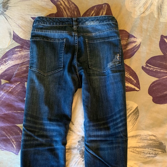 Daisy Fuentes distressed jeans - Picture 7 of 8